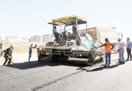 İbrahimli’de yeni yollar asfaltlanıyor
