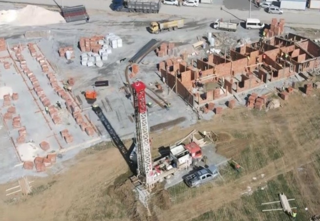 İçerisinde mutfak, banyo, yatak odası ve her eşyası olacak