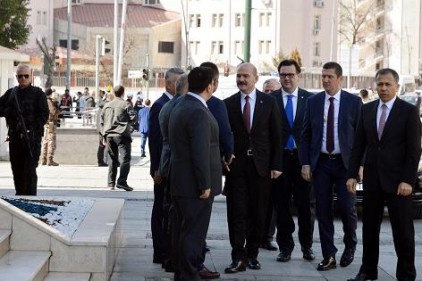 İçişleri Bakanı Soylu, 10 ilin valisiyle güvenlik toplantısında bir araya geldi