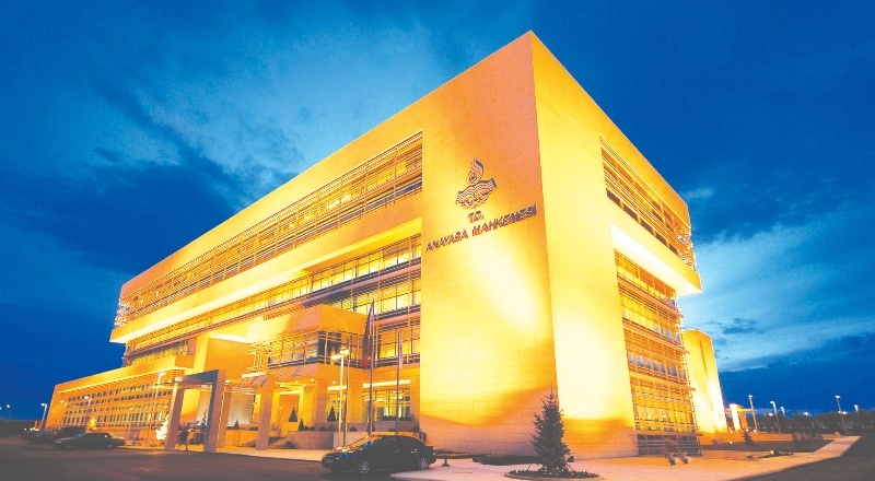 İçişleri Bakanlığı’na pasaport konusunda takdir hakkı veren kurala iptal