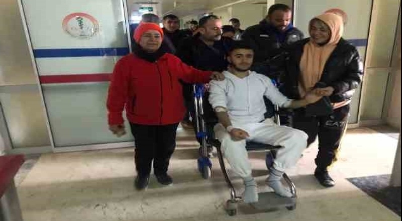 İdrarını içip annesinin çiçeklerini yiyerek hayatta kaldı