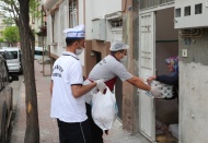 İftar yemekleri, ihtiyaç sahibi 2 bin vatandaşın evlerine götürüyor