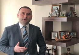 İhale ve valilik binasının yıkım kararı askıya alınmalı