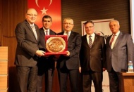 "İhracatçıların kredilerinin arkasında duruyoruz"