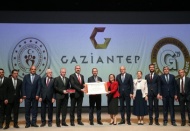 İhtiyaç olan yerlere havuz ve spor salonları yapacağız