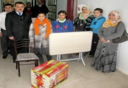 İhtiyaç sahibi öğrencilere yardım yapıldı