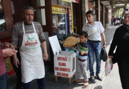 İhtiyacı olana bir ekmekte sen bırak