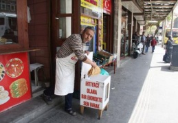 İhtiyacı olana bir ekmekte sen bırak