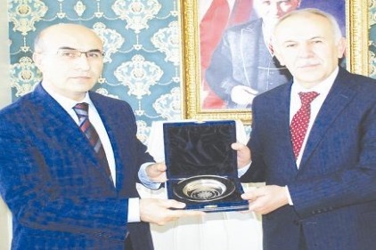 İKA dönem başkanlığı Vali Erdal Ata&#8217;ya devredildi