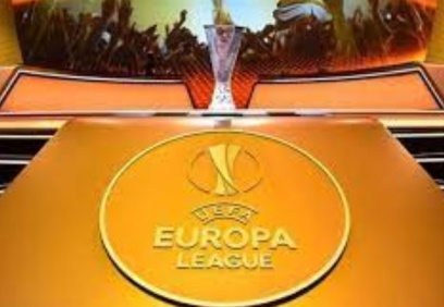 İki Alman takımı rakiplerini mağlup ederek final için avantaj sağladı