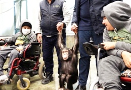 İki kardeş, doğal yaşam parkını gezdi
