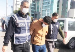 İki kardeş, kuyumcu akrabalarının dükkanını soydu