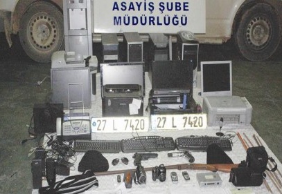 İki kuyumcuyu gaspeden kar maskeli hırsızlar yakalandı 