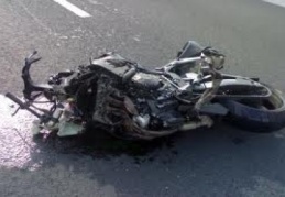 İki motosiklet çarpıştı 
