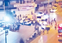 İki otomobil kafa kafaya çarpıştı, 4 yaralı