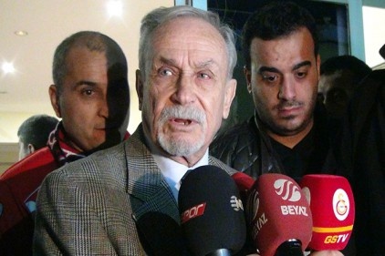 İkinci başkan ağlayarak gitti