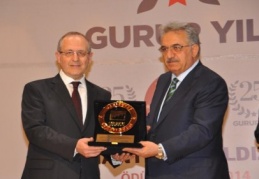 İkinci 500’de 40.sırada giren Kaşmir Halı’ya yıldız ödülü