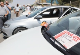 İkinci el araç fiyatları yükselmeye, satışlar düşmeye devam ediyor