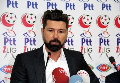 İkinci yarıda maçın hakemleri de iyi yönetim göstermedi