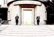 İkisi FETÖ, biri yolsuzluk şüphelisi üç generalin emekliye sevk edildiği ileri sürüldü