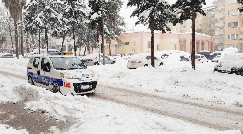 İlçelerde de yoğun kar yağışı sürüyor