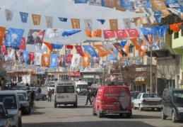 İlçelerde seçim şenliği yaşanıyor