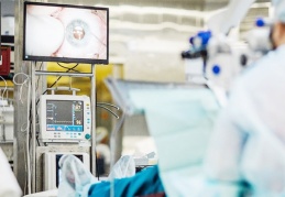 İlk kez bir hastaya dijital 3D baskılı protez göz takıldı