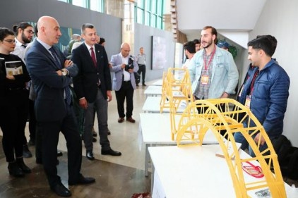İlk köprülerini spagettiden yaptılar
