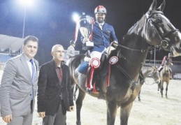 İllerarası Binicilik Engel Atlama Yarışması’nın kupası verildi