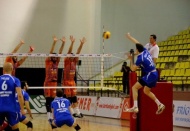 İnegöl Belediye Voleybol takımını 3-2 yendi