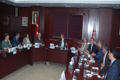 İngiltere ile AB&#8217;ye ve ABD&#8217;ye daha fazla açılabiliriz