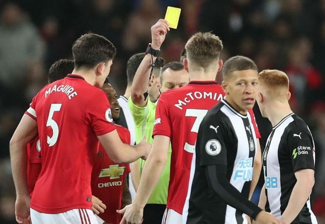 İngiltere'de bilerek öksüren futbolcuya sarı kart geliyor!