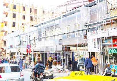 İnönü Caddesi'nde bina cepheleri yenileniyor