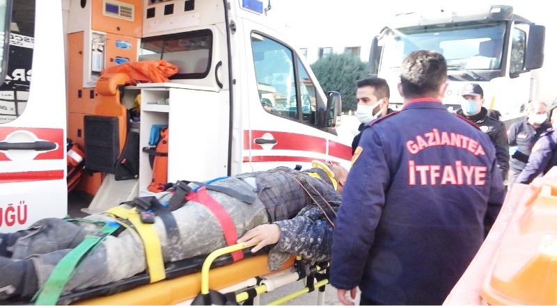 İnşaat duvarı çöktü, iki işçi yaralandı