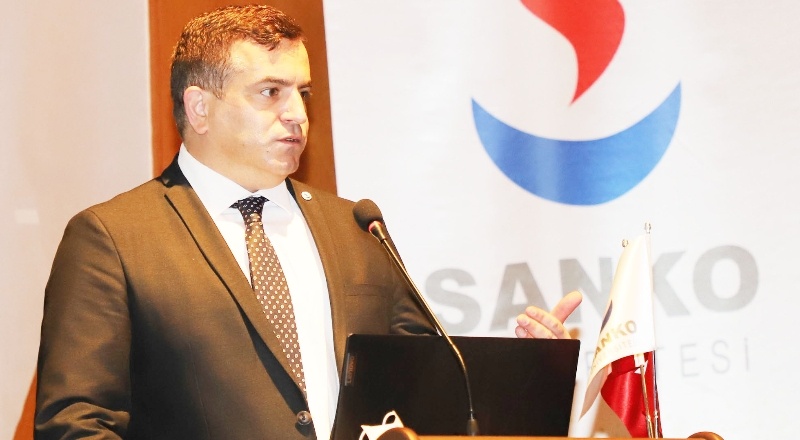 İnsan genom projesinden elde edilen ilk veriler 2001 şubatında yayımlandı