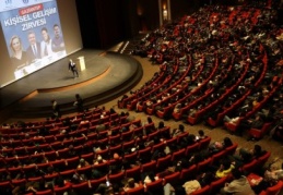 İnsan, hayatının en renkli kararları 15-30 yaş arasında veriliyor