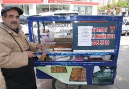 İnsan işini severek, azimle yapacak