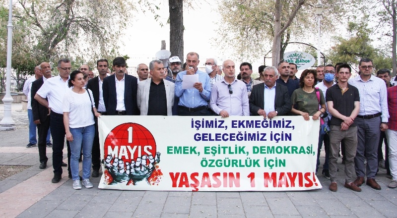 İnsanca yaşamak bir yana hayatta kalmak bile zorlaşıyor