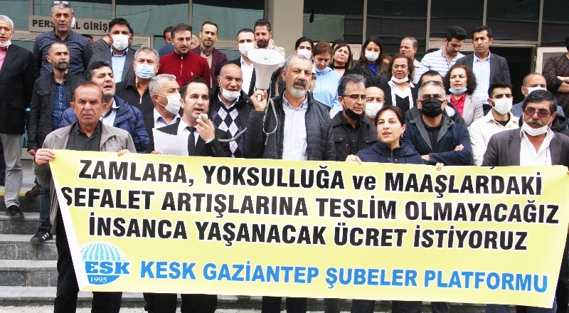 İnsanca yaşamaya yetecek bir maaş için ek zam istiyoruz