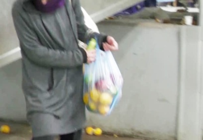 'İnsanlar bir çürük elmaya muhtaç'