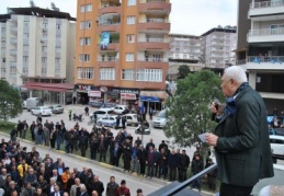 “İnsanları ayrıştırıyorlar”