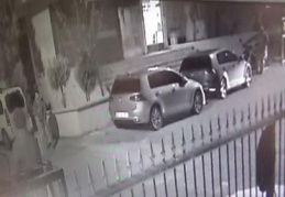 İnsanların gözü önünde motosikleti çaldı 