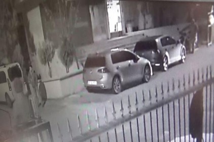 İnsanların gözü önünde motosikleti çaldı 