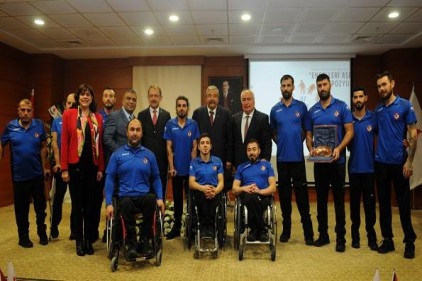 &#8216;İnsanların kanatları yok kanatları kalplerindedir&#8217;