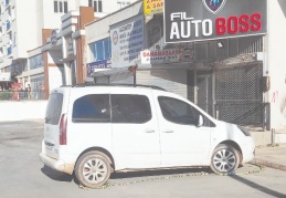 İntihardan vazgeçirmeye çalıştığı şahıs tarafından öldürüldü