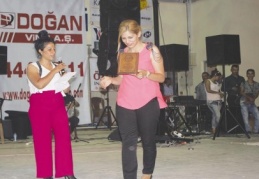 İntizar,Karataş Şahinler Parkı Amfi Tiyatro’da konser verdi
