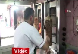 ipariş ettiği gıda kolisinden 300 bin TL çıktı