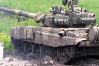 Irak, Rusya&#8217;dan 39 adet T-90C tankını teslim aldı