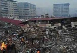 Irak'ın bugün Türkiye’deki depremzedeler için 2 uçak yardım göndereceği bildirildi.