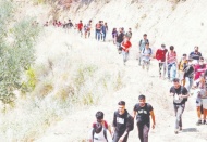 İran kaçak geçişlere göz yumuyor, TIR’larla Afganlıları Türkiye’ye gönderiyor